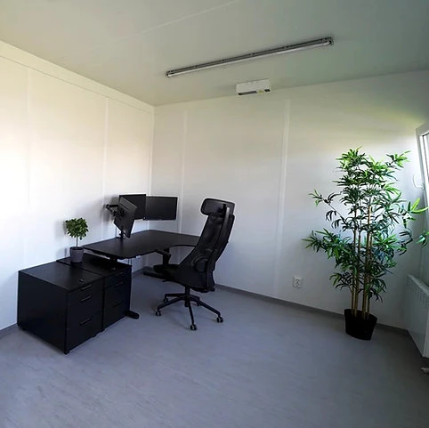 Container bureau /6x3 mètres avec fenêtres sur le côté long droit – Image 8