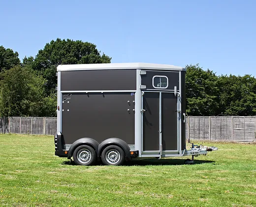Remorque double pour chevaux Ifor Williams HB506 - Graphite – Image 2