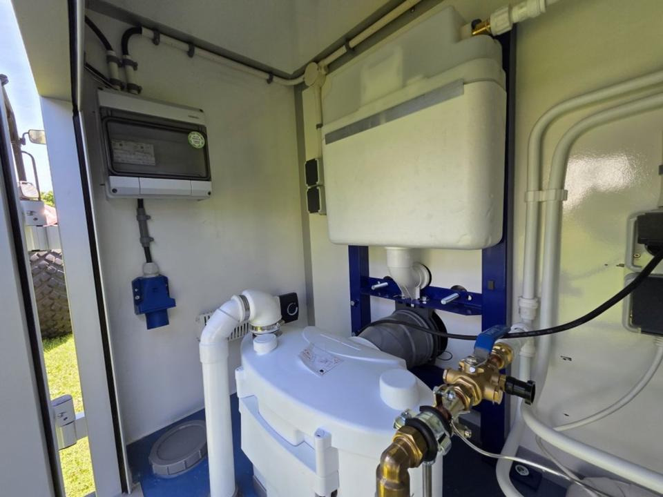 Remorque sanitaire toilette douche salle de bain – Image 10