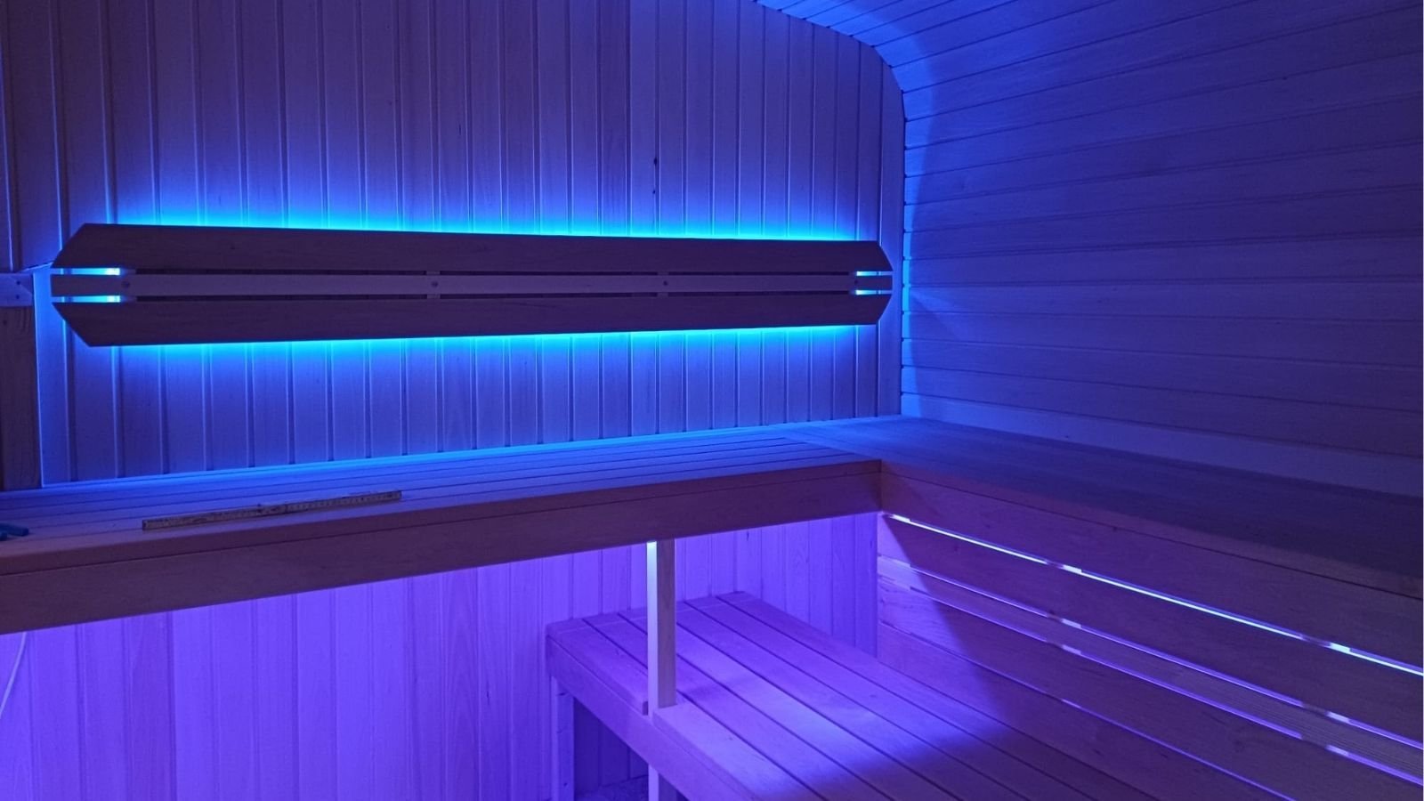 Sauna en bois de 11 m² avec espace de repos – Image 2