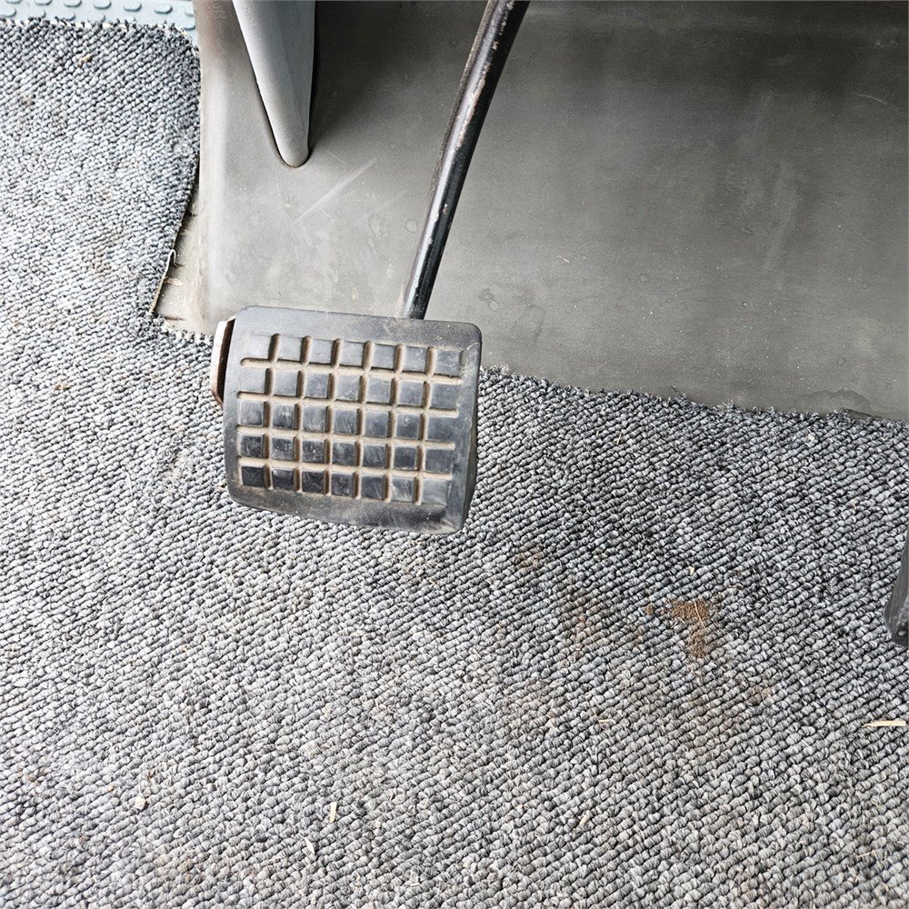 Massey Ferguson 6465 Dyna-6 – Image 23