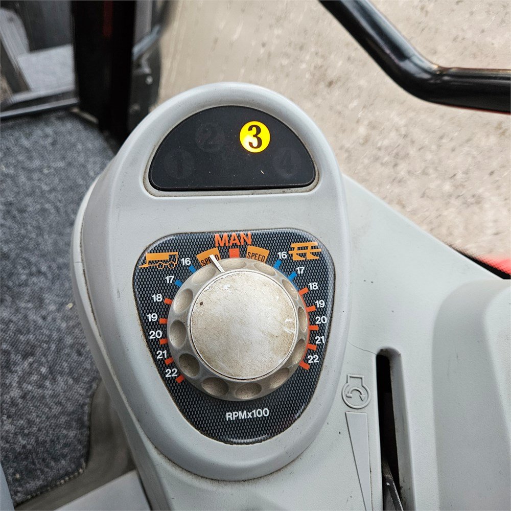 Massey Ferguson 6465 Dyna-6 – Image 16