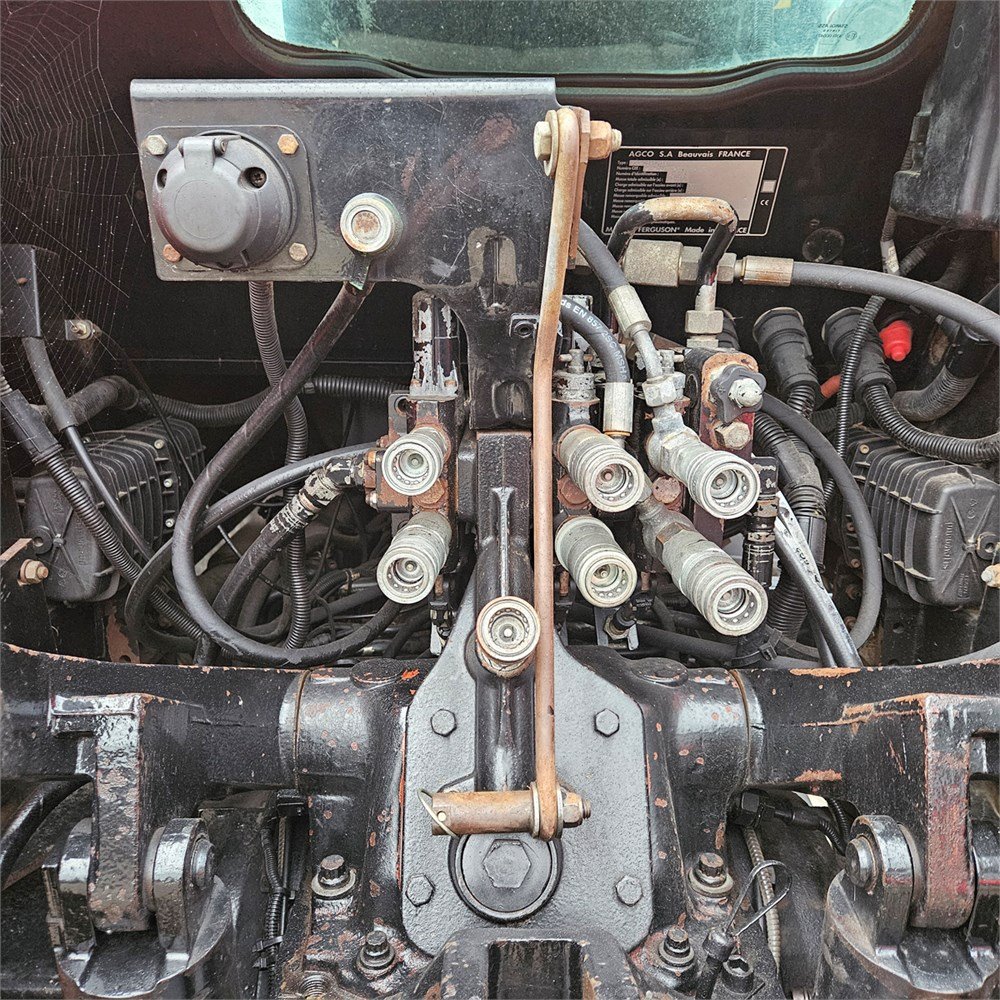 Massey Ferguson 6465 Dyna-6 – Image 43