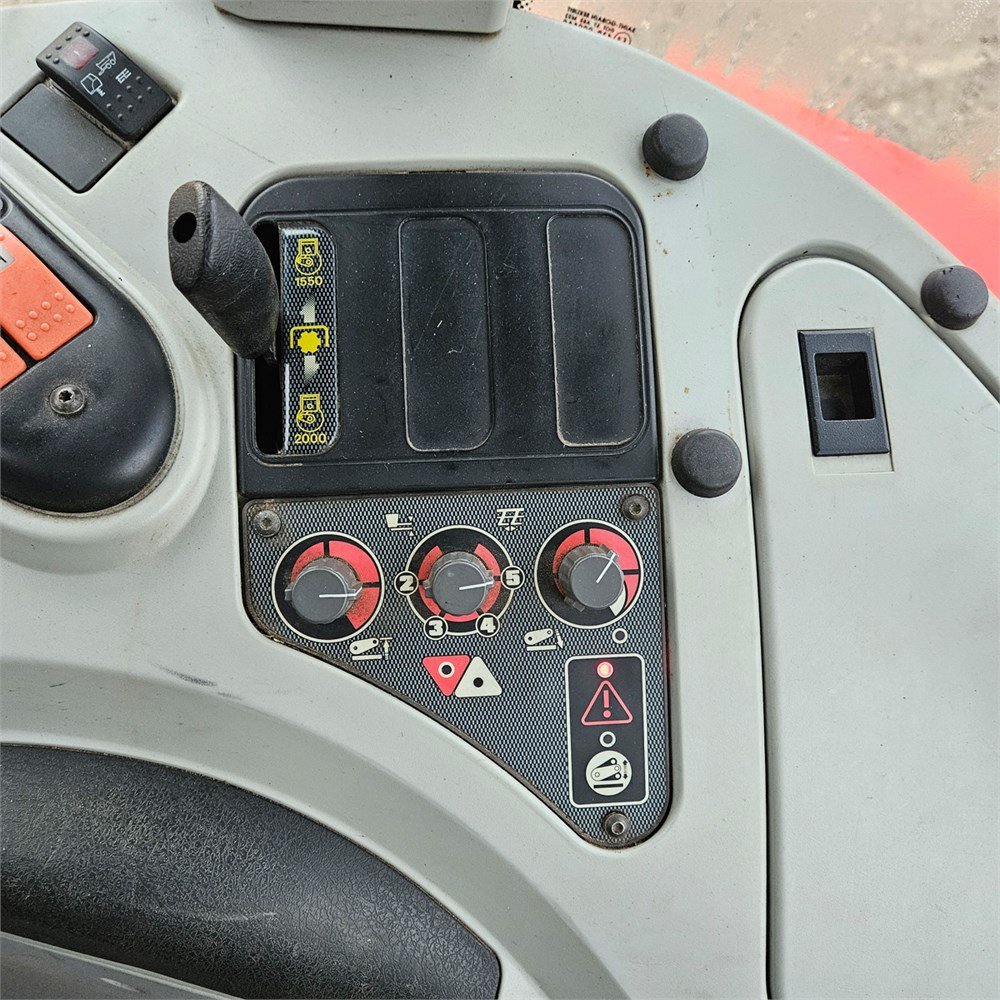 Massey Ferguson 6465 Dyna-6 – Image 47