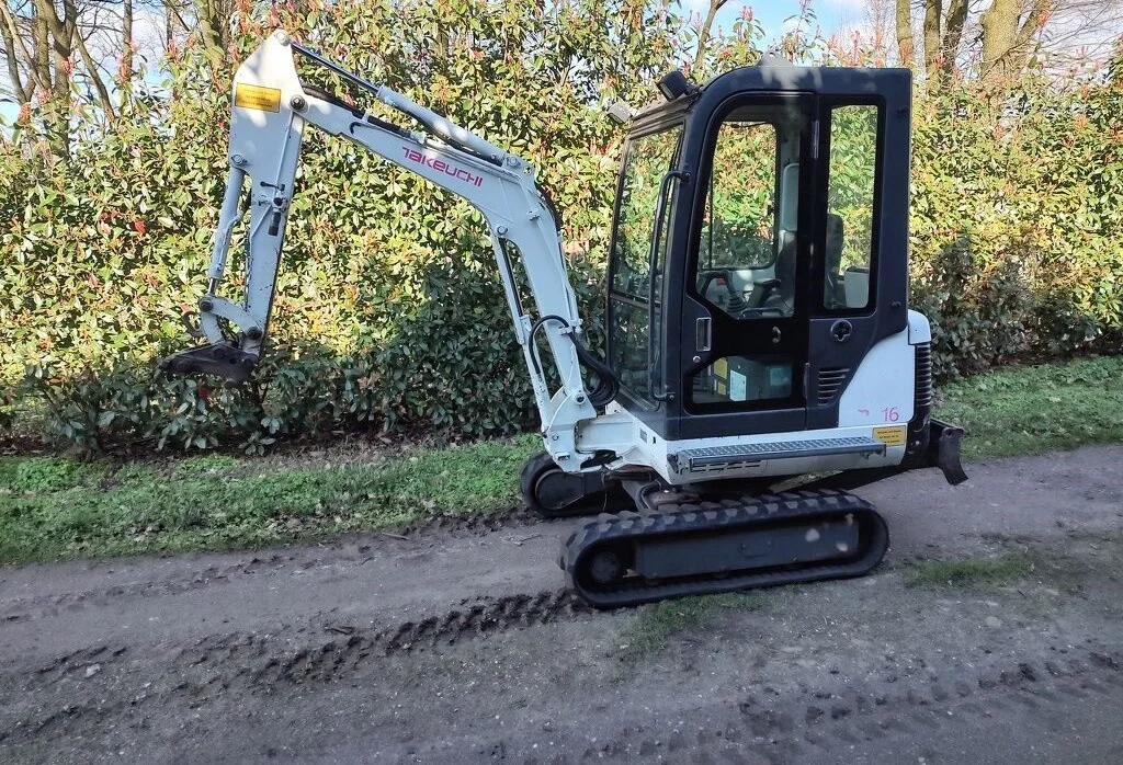 TAKEUCHI Tb 016, 2005 + 3 GODETS