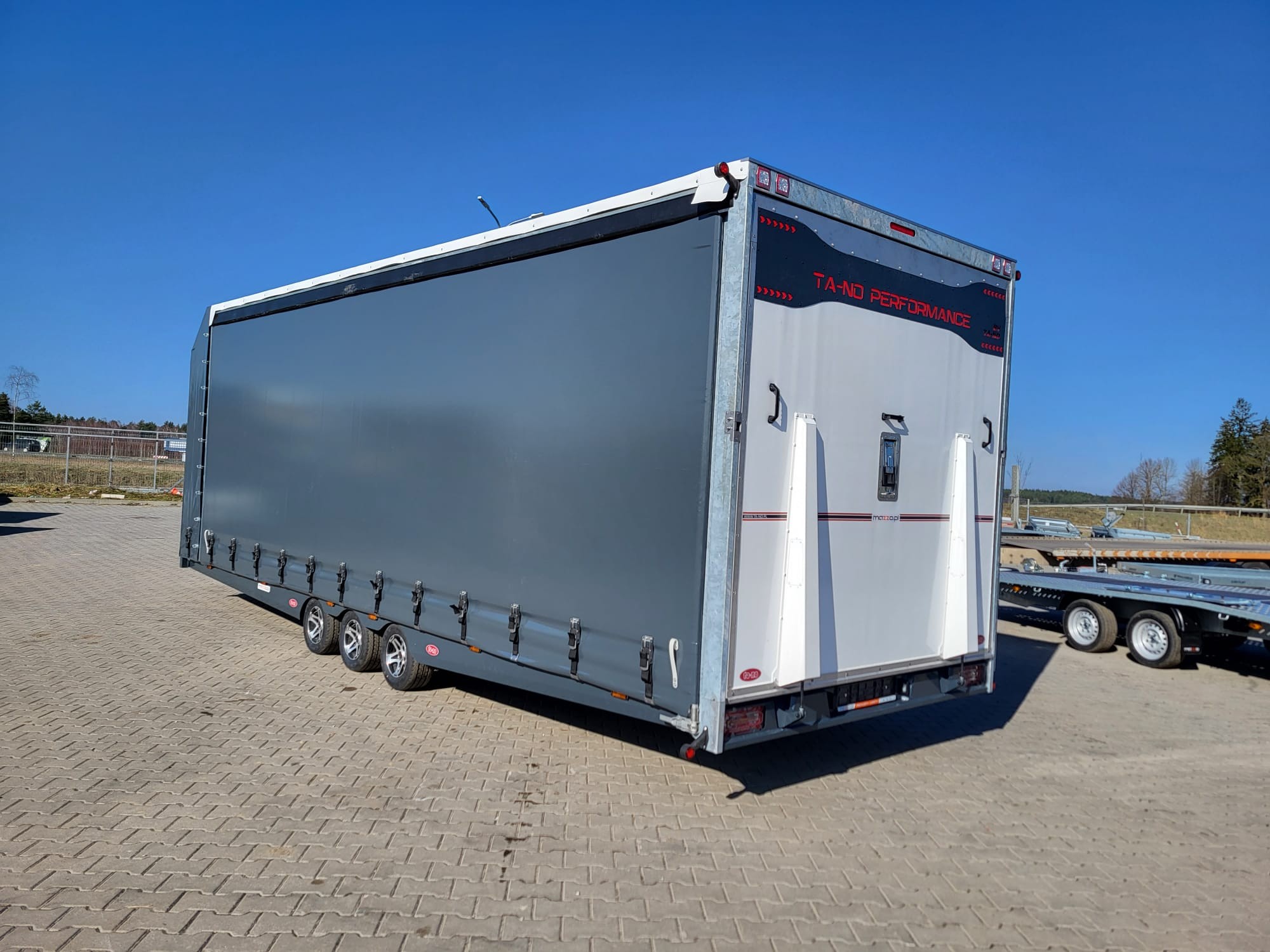 Transporteur sportif 700 x 230 x 220 cm avec rideaux coulissants sur 2 côtés, poids total autorisé en charge jusqu'à 3500 kg, transporteur universel – Image 10