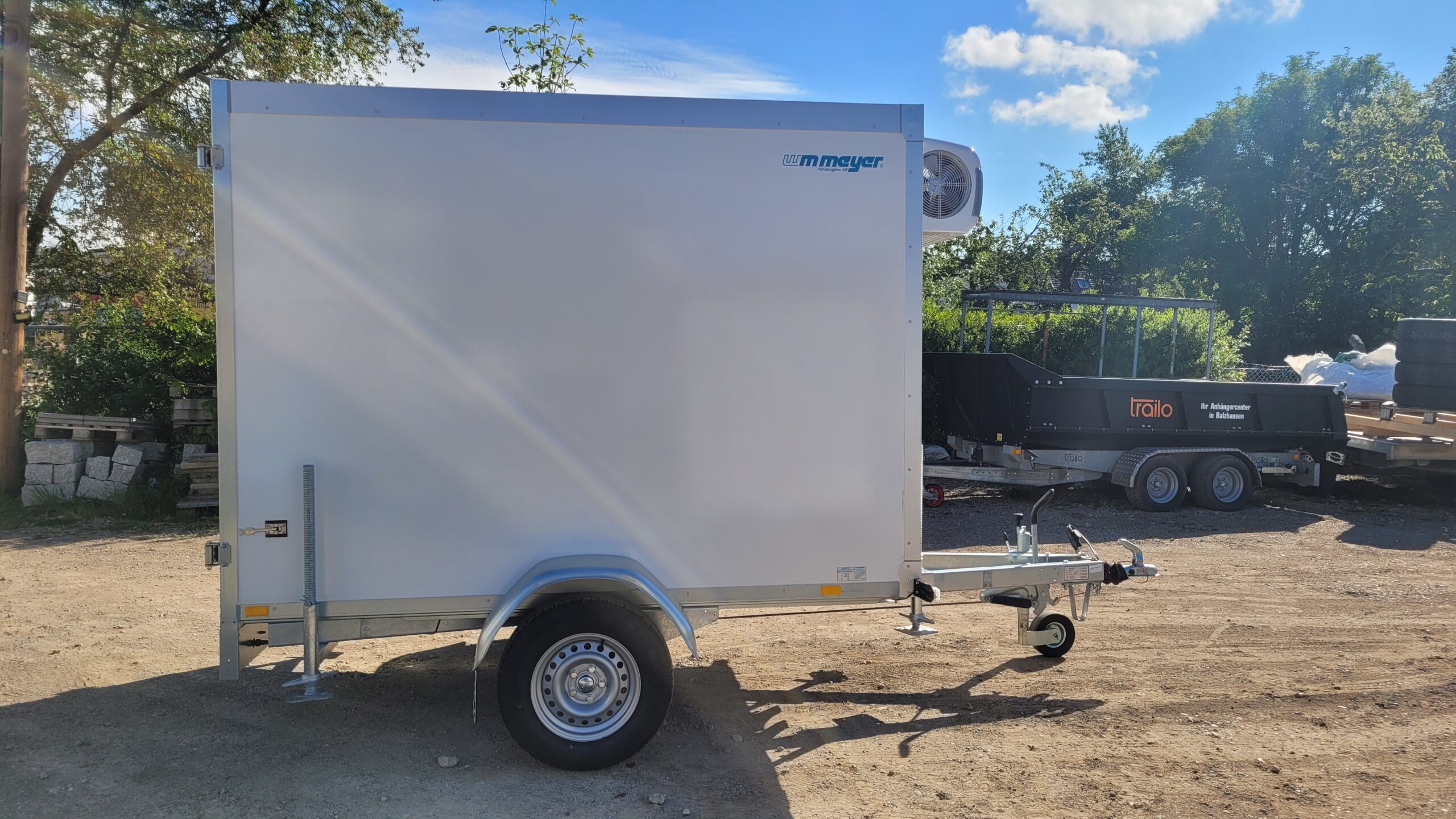 Remorque porte-voitures frigorifique AZKF 1325/145 avec WMK-4G, PTAC 1300 kg, surface de chargement 2,44 x 1,45 m, hauteur intérieure 1800 mm (rail d'arrimage inclus) – Image 9