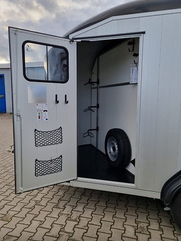 Remorque Cheval Liberté Maxi 3 avec Rampe Latérale et Sellerie – Image 3