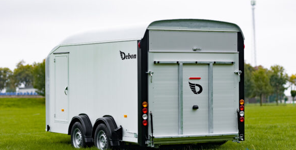Remorque Debon C800 avec porte latérale – robuste et polyvalente – Image 12